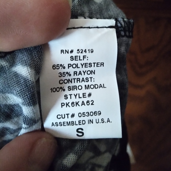 Was💲22! 🆕️ Pink Lotus active wear top - Picture 9 of 12